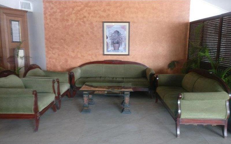 Hotel Raj Hans, Faridabad Bagian luar foto